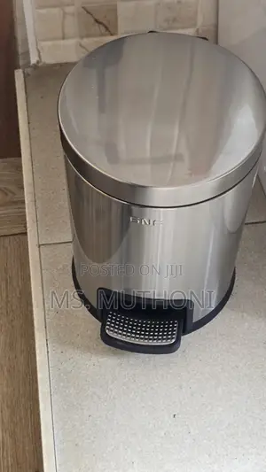 Office /Home Use Stainless Steel Pedal Dustbin W Plastic Inner Bucket