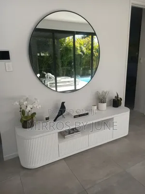 Circular Minimal Framed Piece