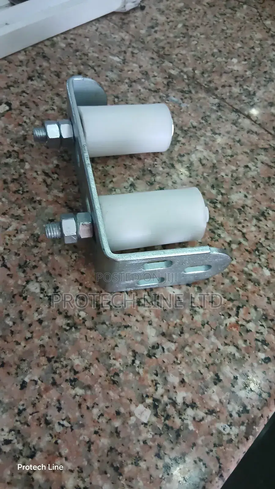 Gate Rollers Guide With L Bracket