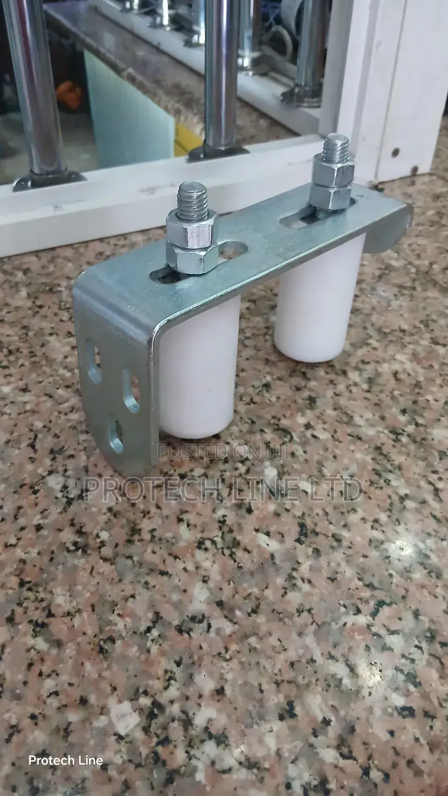 Gate Rollers Guide With L Bracket
