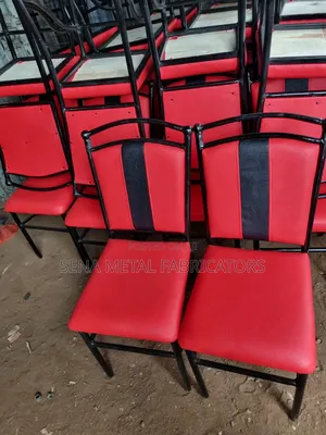 Affordable Restaurant Chairs With A Cushioned Metal Frame For Comfort.