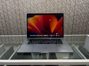 Laptop Apple MacBook Pro 2017 16GB Intel Core I7 SSD 1T