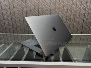 Laptop Apple MacBook Pro 2017 16GB Intel Core I7 SSD 1T