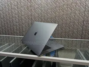 Laptop Apple MacBook Pro 2017 16GB Intel Core I7 SSD 512GB
