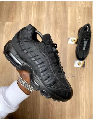 Nike Airmax95 All Black Sneakers