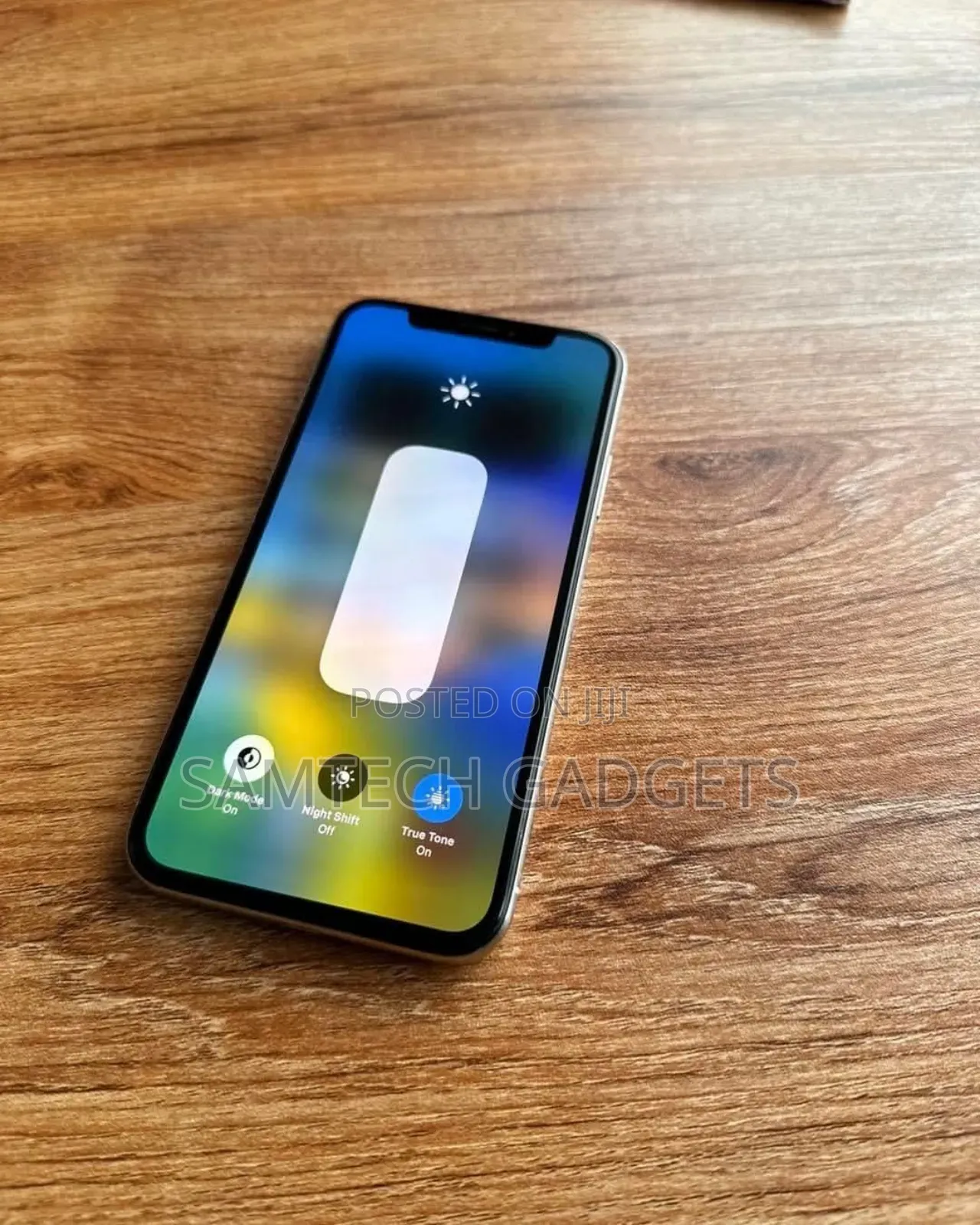 Apple iPhone X 64 GB White