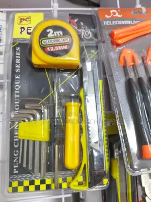 5 in 1 Tool Kit(Allen Key,2mtr Tape Measure Double Sided Screwdriver)