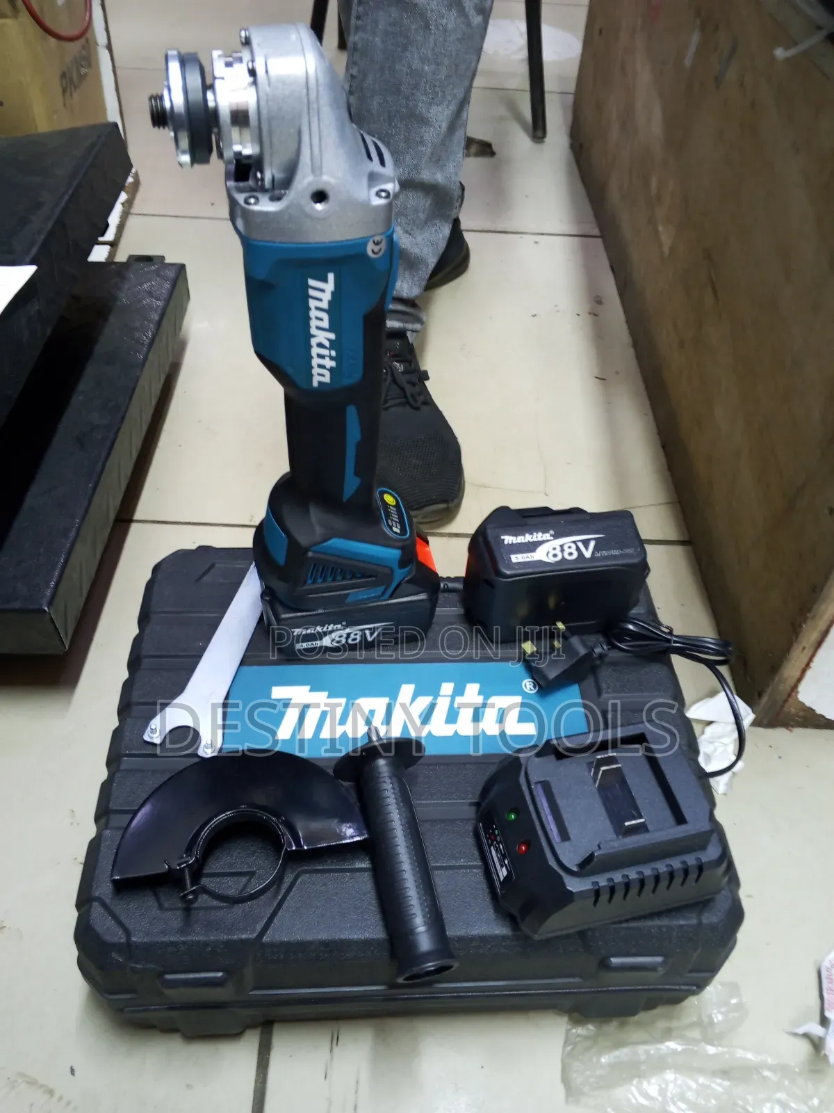 Makita Cordless Grinder 4inch