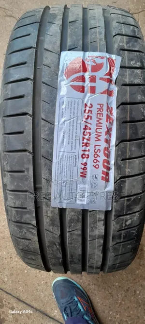 255/45r18 Zextour