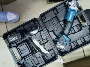 Cordless Makita Grinder