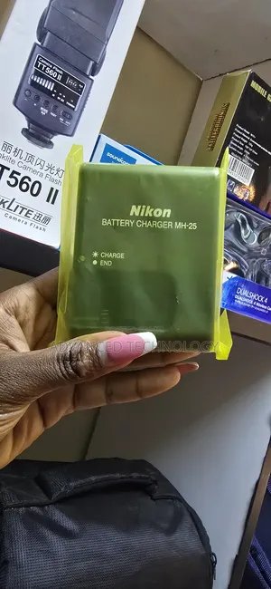 Nikon Mh-25 Charger for D500, D610, D750,D810, D850, D7200, D7500