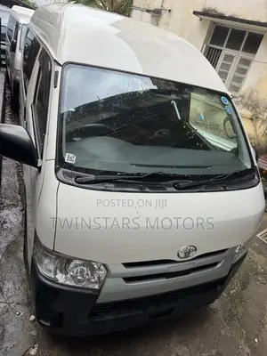 Toyota Regius 2020 White