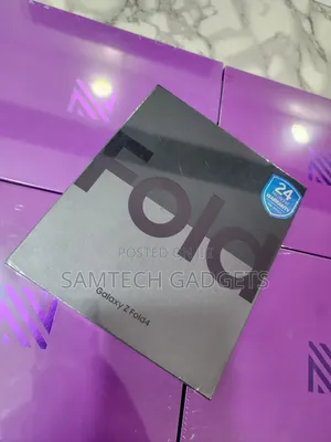 New Samsung Galaxy Z Fold4 512 GB Gold
