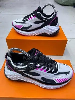 Ladies Gym / Workout Skechers Sizes 36-40