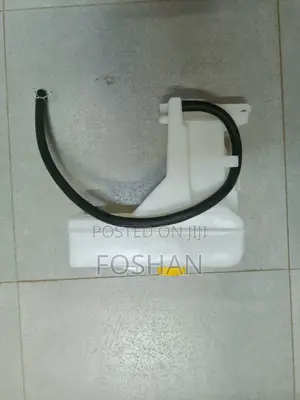 Nissan B15/Xtrail Nt30/Nissan Wingroad Coolant Bottle/Expansion Tank