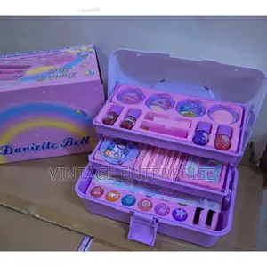 Danielle Make Up