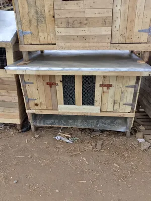 Happy Hen Self Cleaning House
