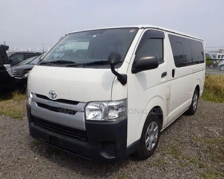 Toyota HiAce 2018 White