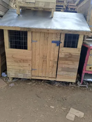 Happy Paws Dog House/Kennel