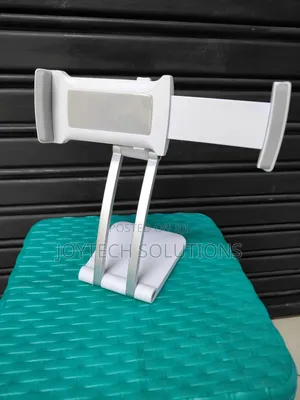 Adjustable Tablet Stand With 360 Degrees 
Rotating Angles.