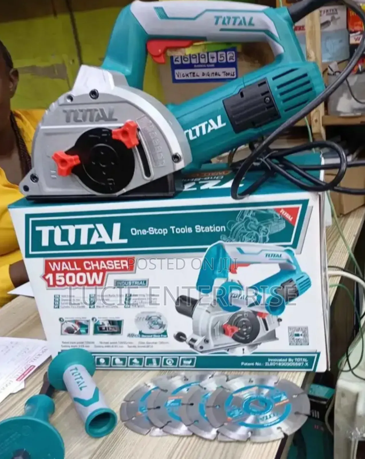 Total Wall Chaser Machine