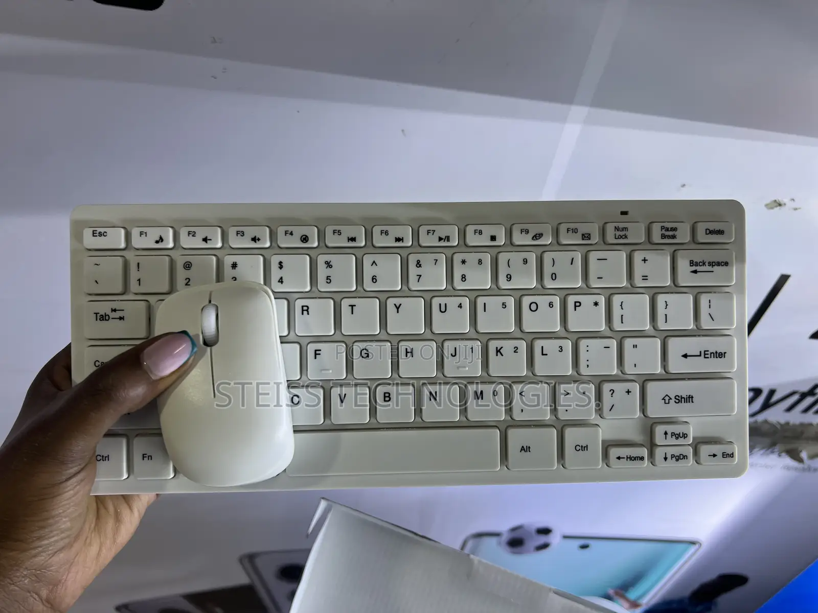 White Wireless Mini Keyboard
