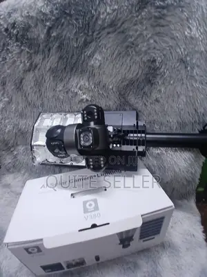 V380pro Outdoor 4g Tripple Len Camera Withsolar Light