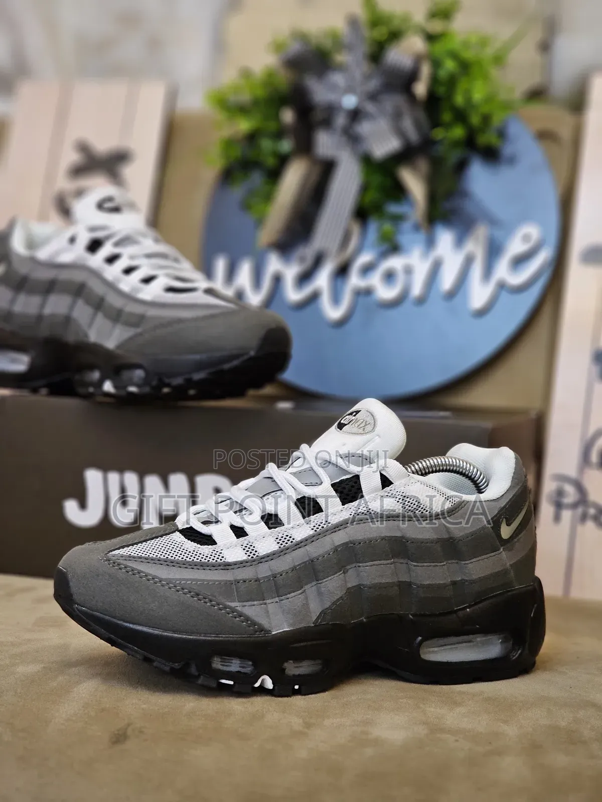 Airmax 95 Grey Jewel Sneakers