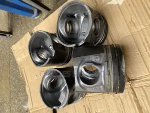 Fuso Fi Engine Pistons