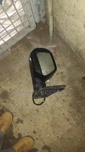 Honda CRV Rm Side Mirror