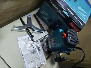 Electric Wood Router/Makita