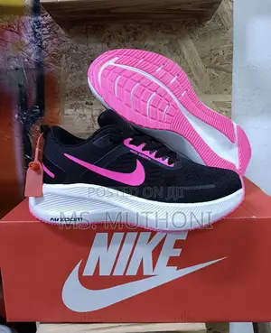 Ladies / Girls Zoom Trainers / Gym Shoes Sizes 36 __ 40