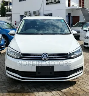 Volkswagen Touran 2019 Off white