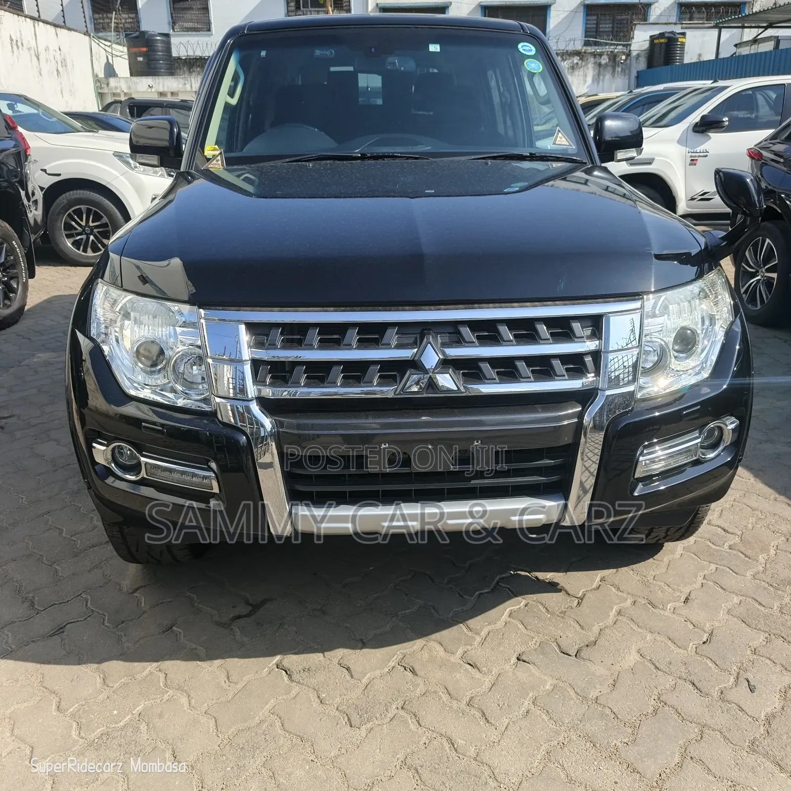 Mitsubishi Pajero 2018 Black