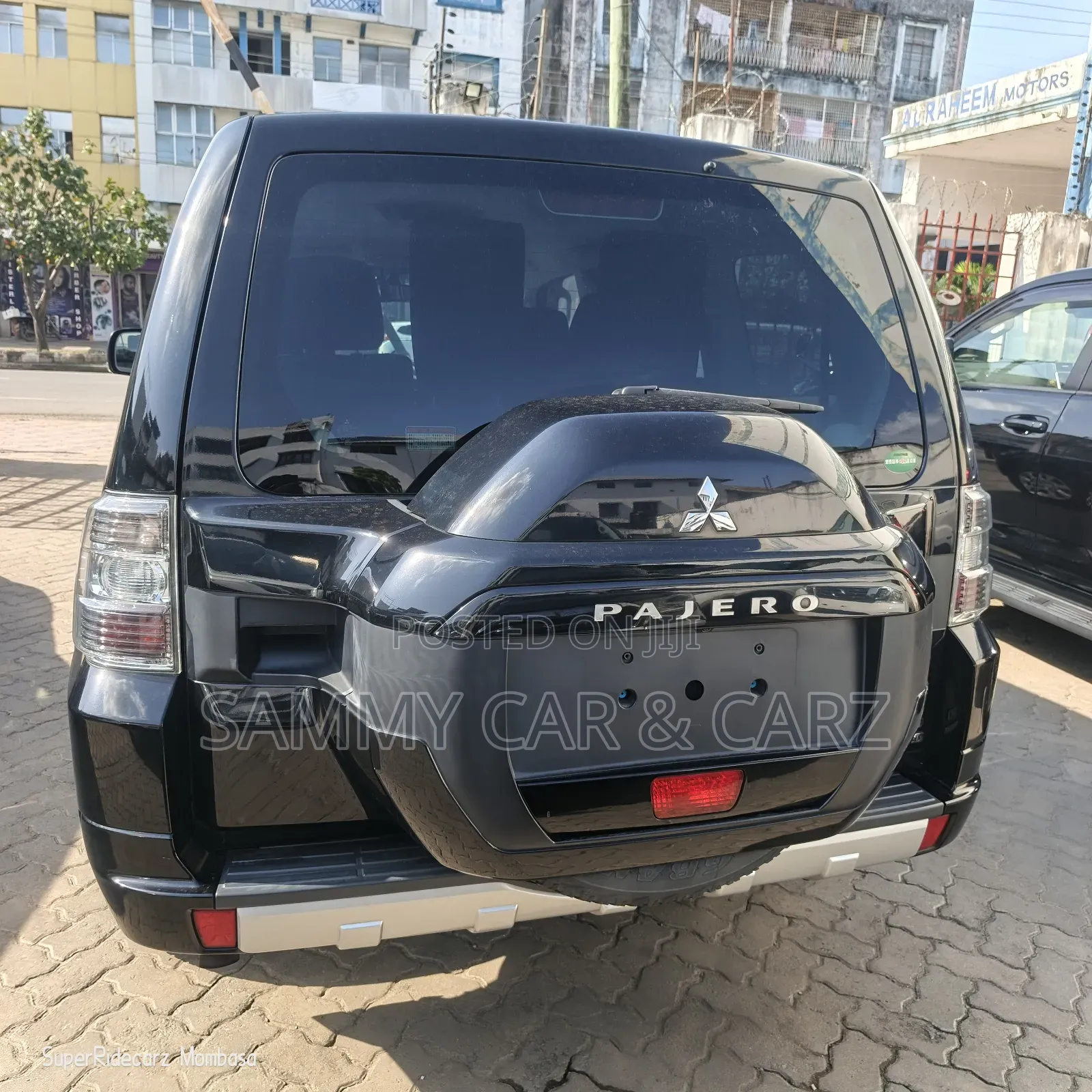 Mitsubishi Pajero 2018 Black