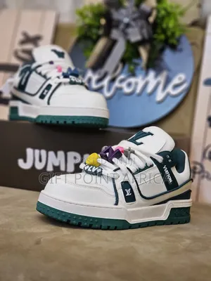 Max Trainers Lv Sneakers