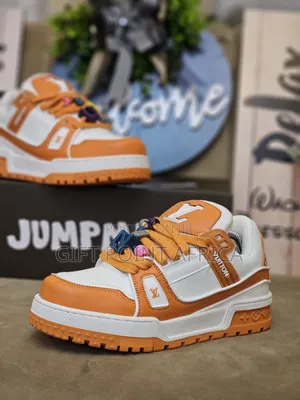 Max Trainer Lv Sneakers