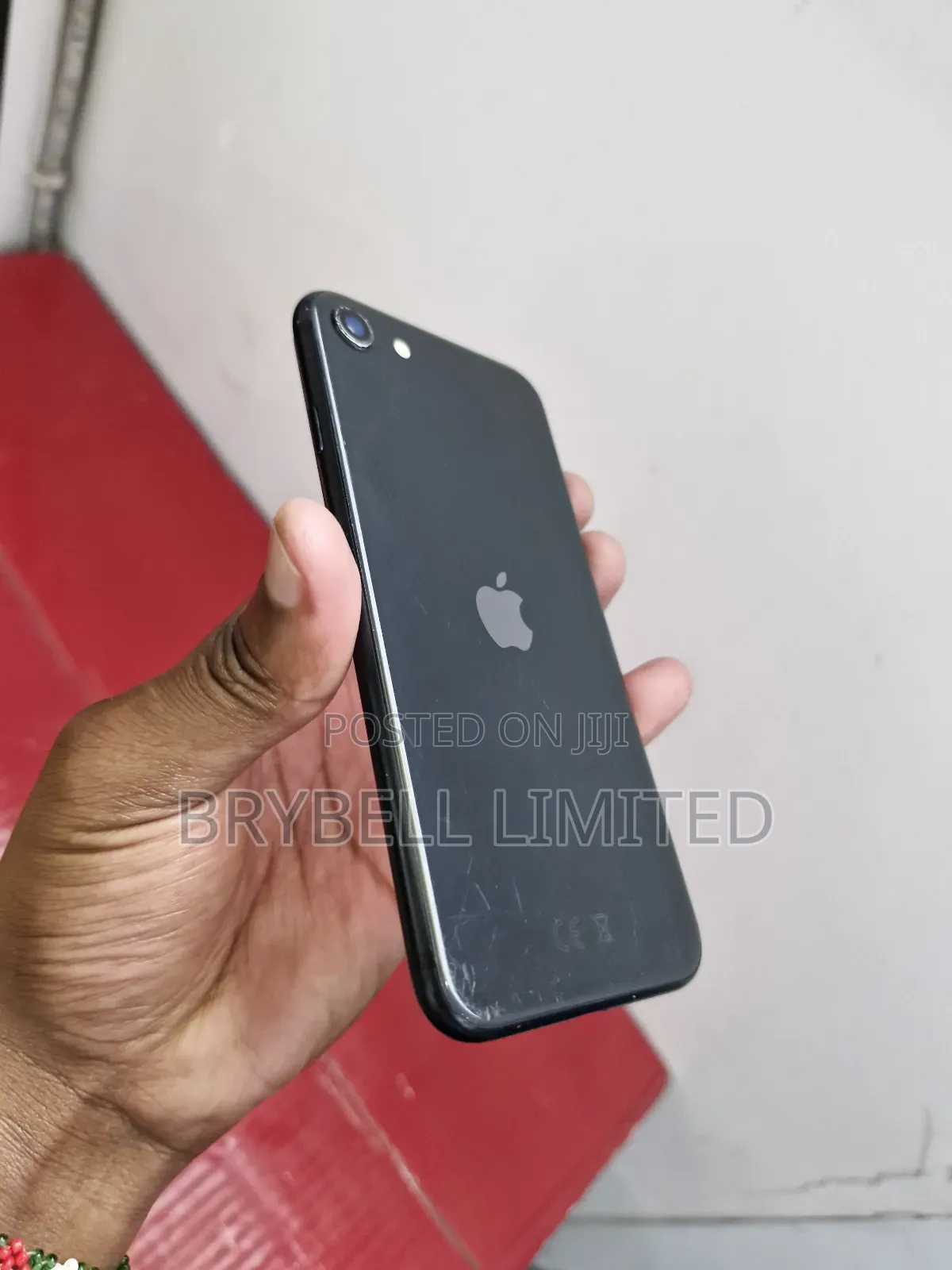 Apple iPhone SE 64 GB Black