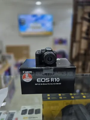 Canon Eos R10 Mirrorless Camera With 18-45mm Lens