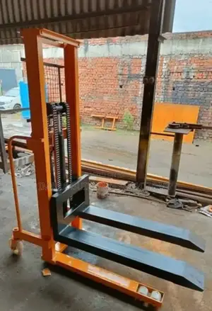 Multi-Purpose Hydraulic Manual Stacker – Warehouse Essential