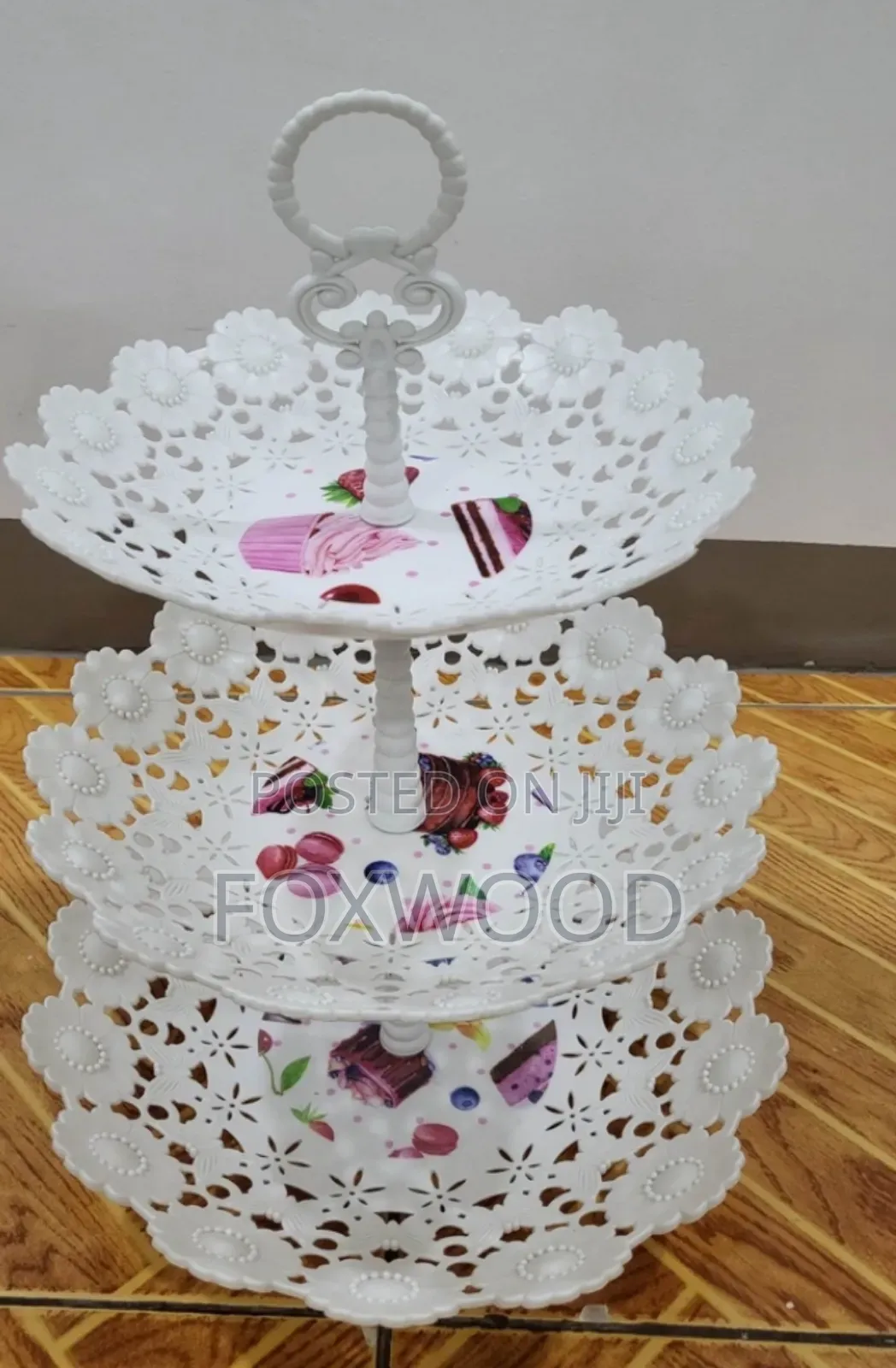 Plastic Round Cake Stand Layer.
