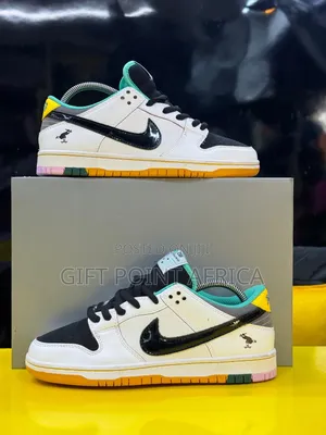 Nike Sb Dunk Low
“ Emarald Bucktan ”