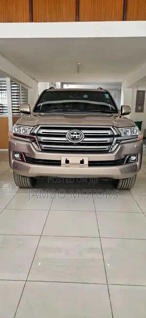 Toyota Land Cruiser 4.6 V8 ZX 2019 Gold