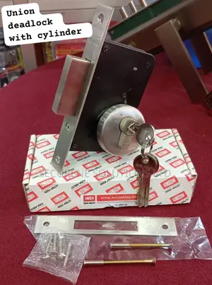 Union Deadlock With a Cylinder