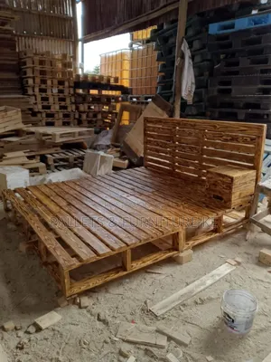 Velvet Wood Pallet Bed