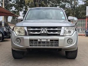 Mitsubishi Pajero V80 3.2 DI-D 2014 Silver