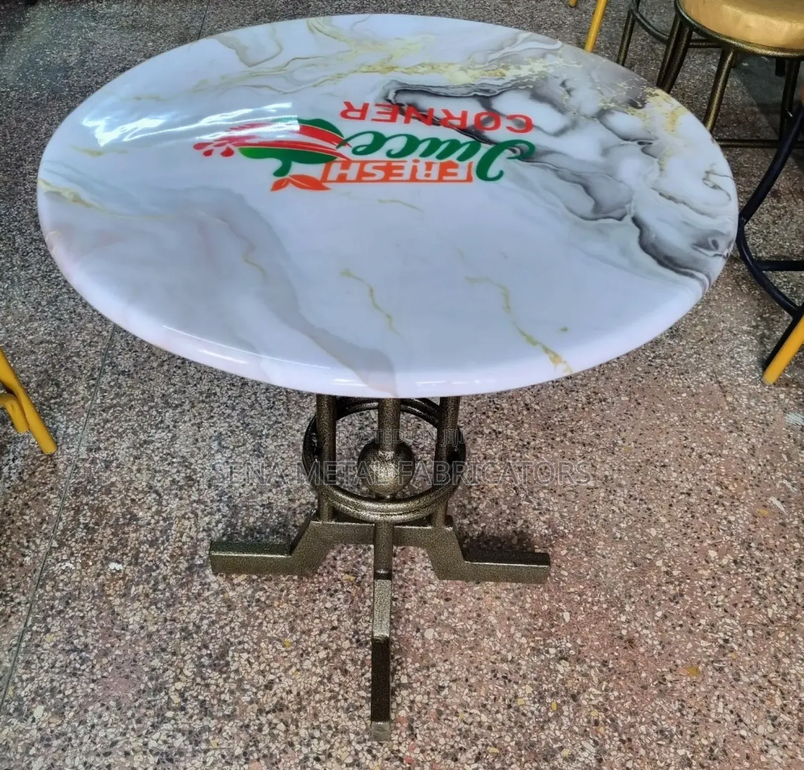 Bar Low Table With the Latest Top