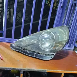 Honda Fit 2005/2006/2007 Non Xenon Head Lamp. Ex Japan