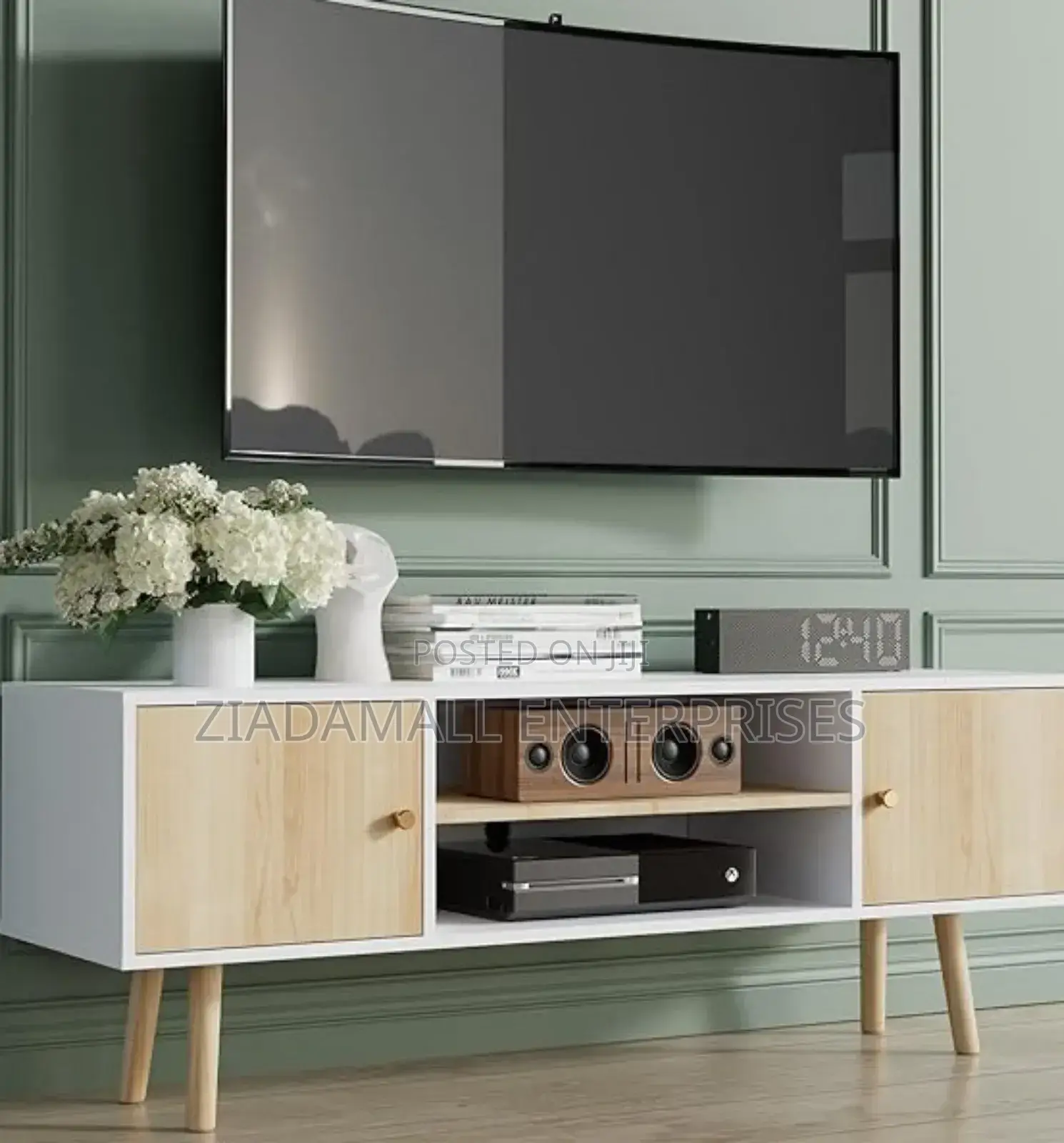 Amaya 4ft Tv Stand: Compact Elegance for Modern Spaces