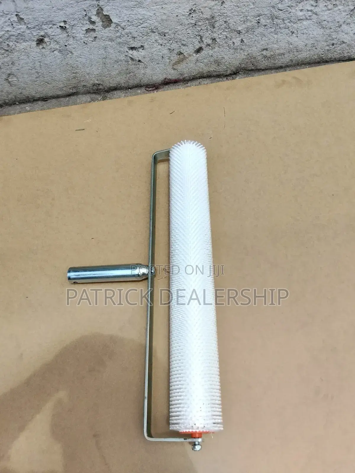 9"Inch Spike Roller
